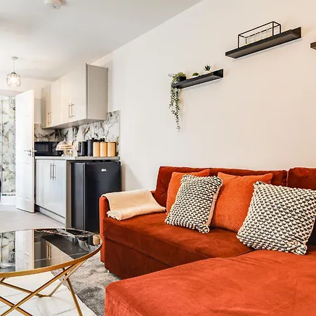 Stylish Flat Near Coop Arena & Etihad Stadium-3