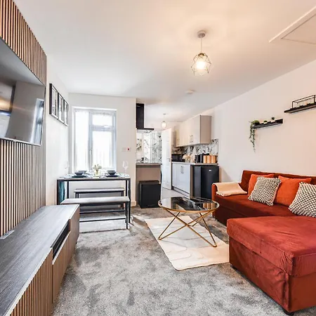 Stylish Flat Near Coop Arena & Etihad Stadium-2